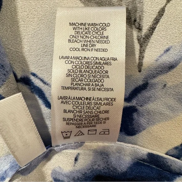 Calvin Klein Blue and White Floral Blouse - Picture 11 of 11